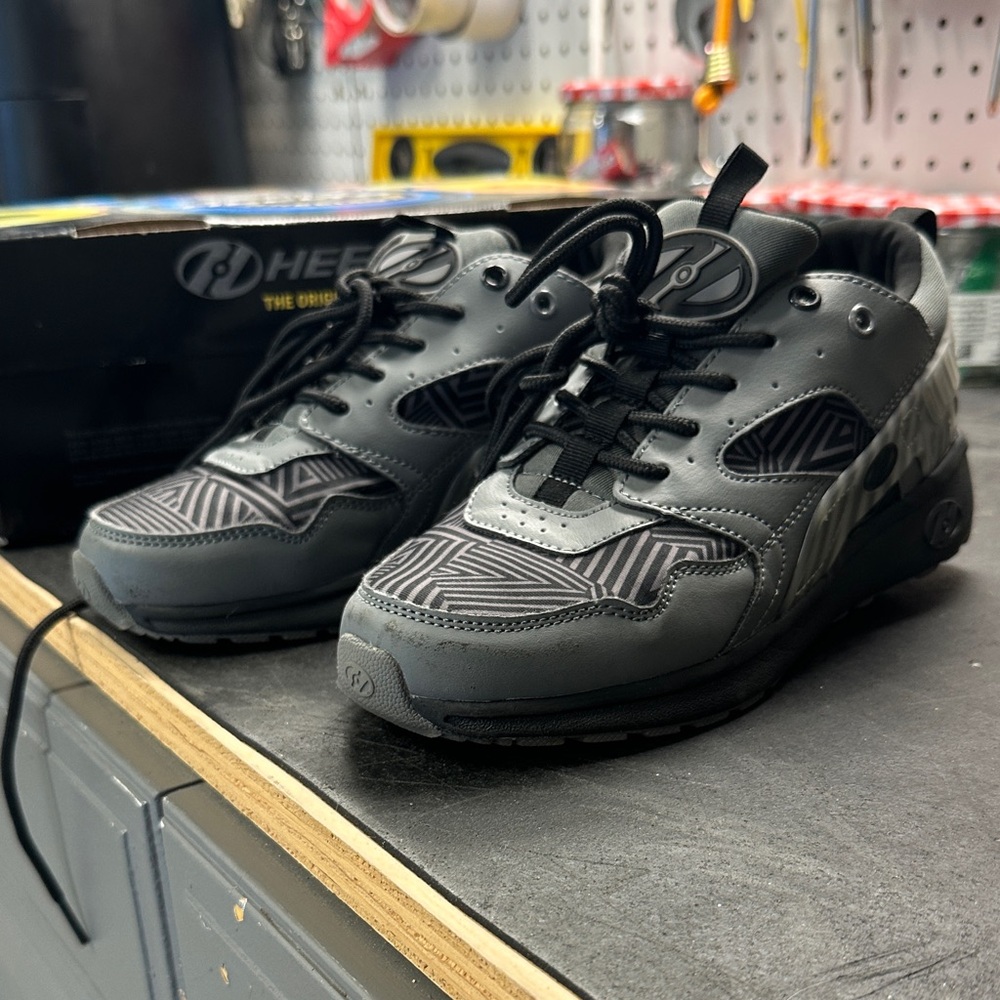 Heelys Men's Charcoal and Black Patterned Sneakers